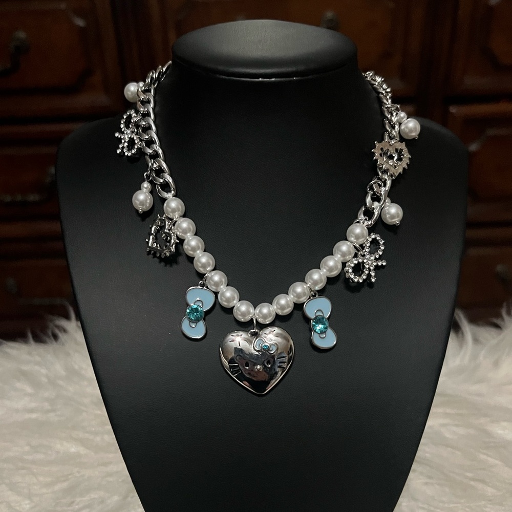 New Hello Kitty Charm Faux Pearl Necklace